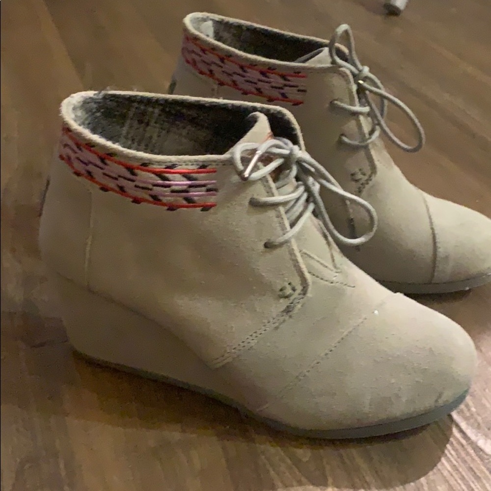 Toms Wedge booties size 6